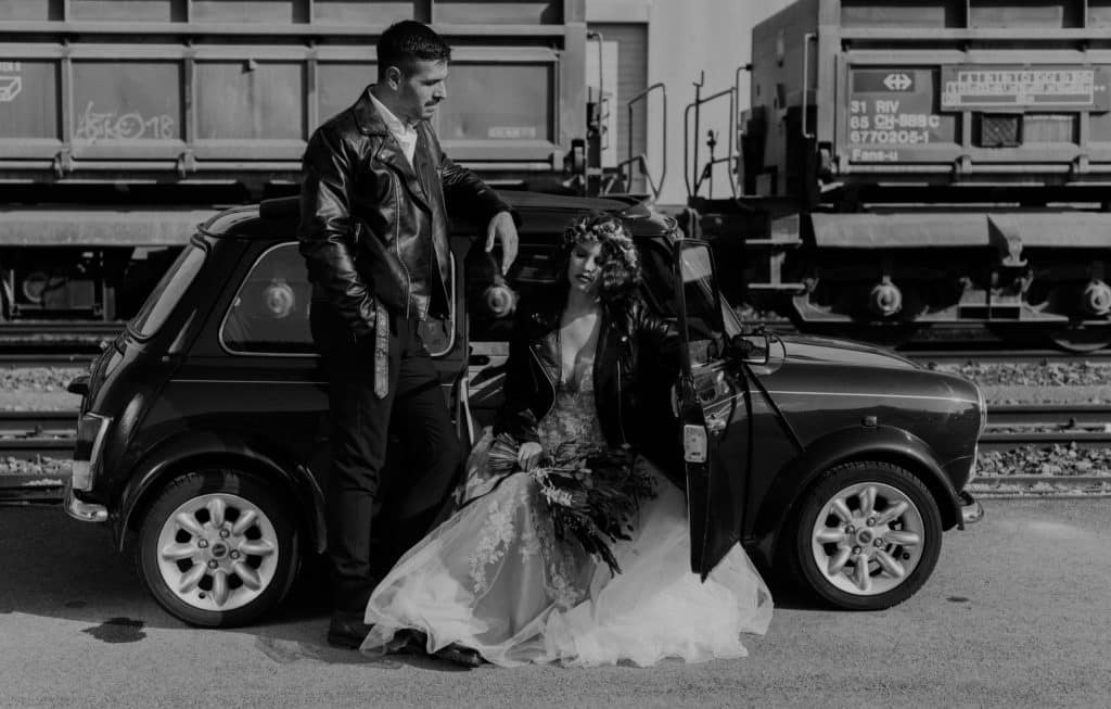 Mariage rock avec une vielle mini
